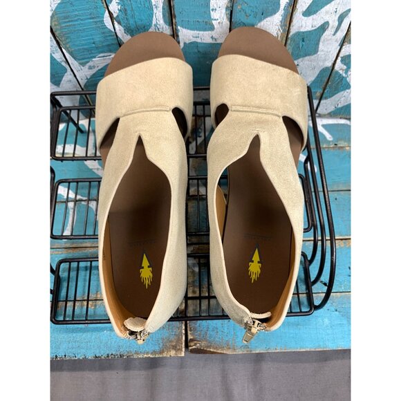 VOLATILE Women's Gainsbourg Wedge Sandal Size 11 Tan Suede MSRP 89.99 - Picture 5 of 11
